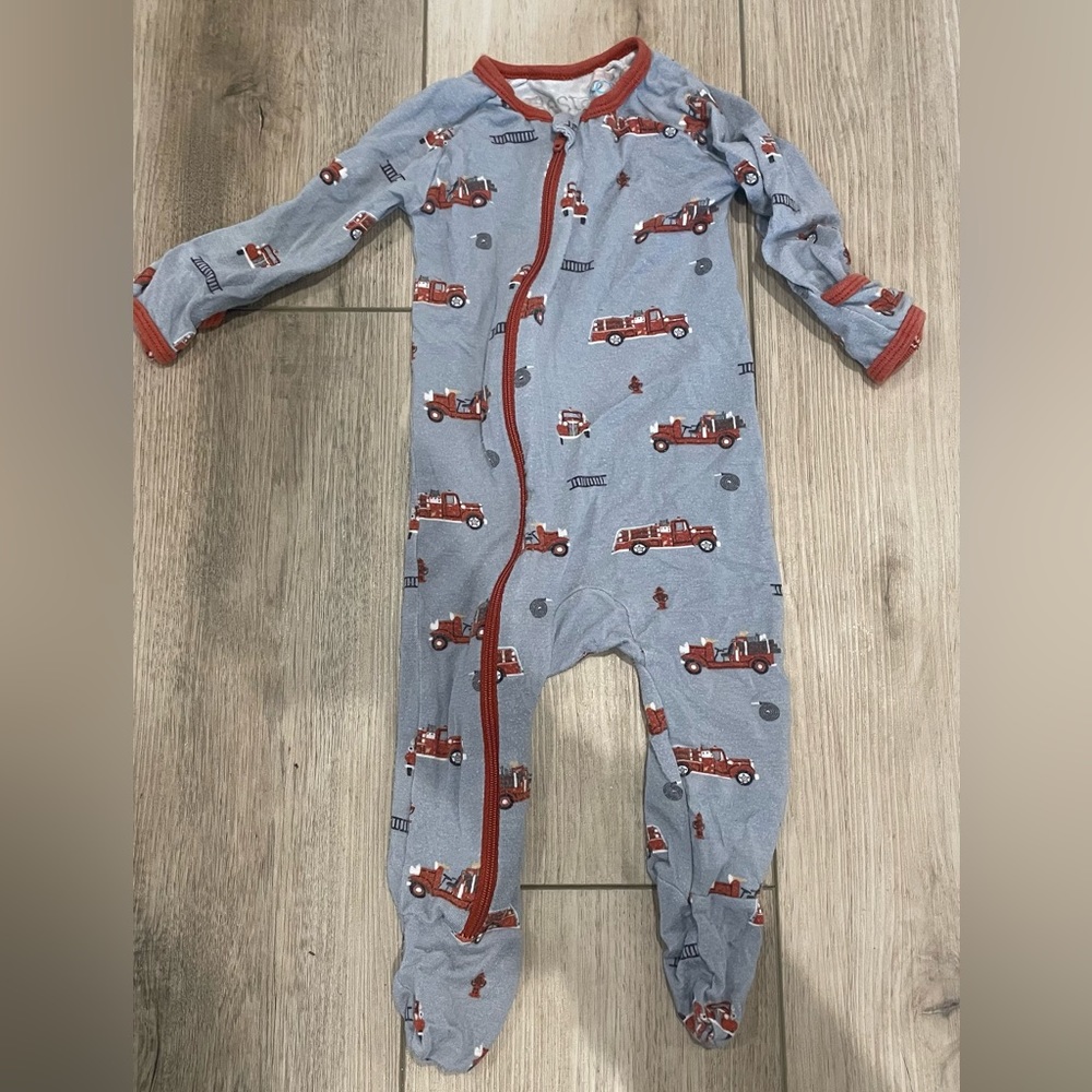 Bestaroo fire truck footie